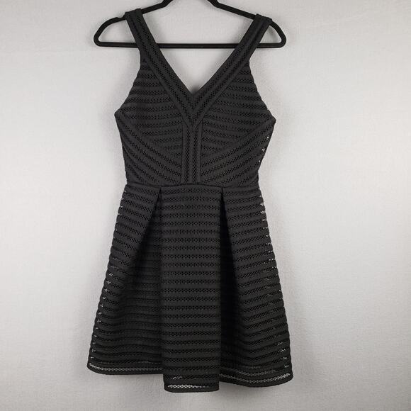Forever 21 Size S Eyelet Lace Skater Dress Black Cocktail LBD Mini Date Party - Picture 1 of 10